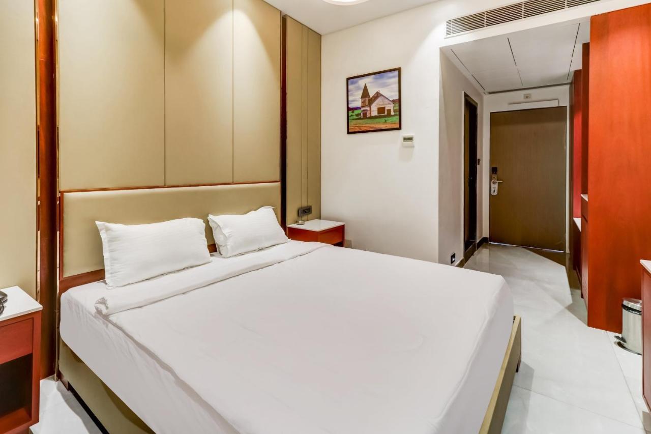 Oyo Townhouse 785 Sree Vinayaka Grand Hotell Anantapur Exteriör bild