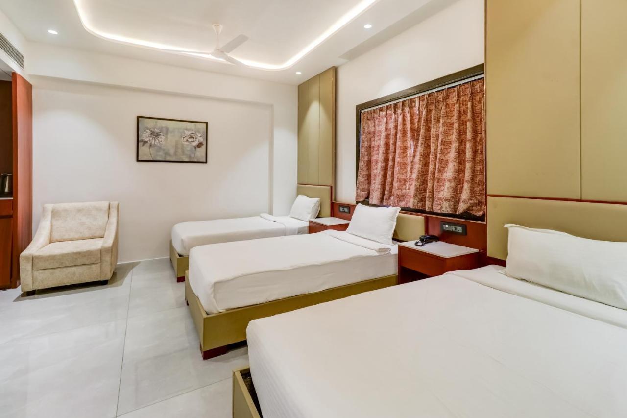 Oyo Townhouse 785 Sree Vinayaka Grand Hotell Anantapur Exteriör bild