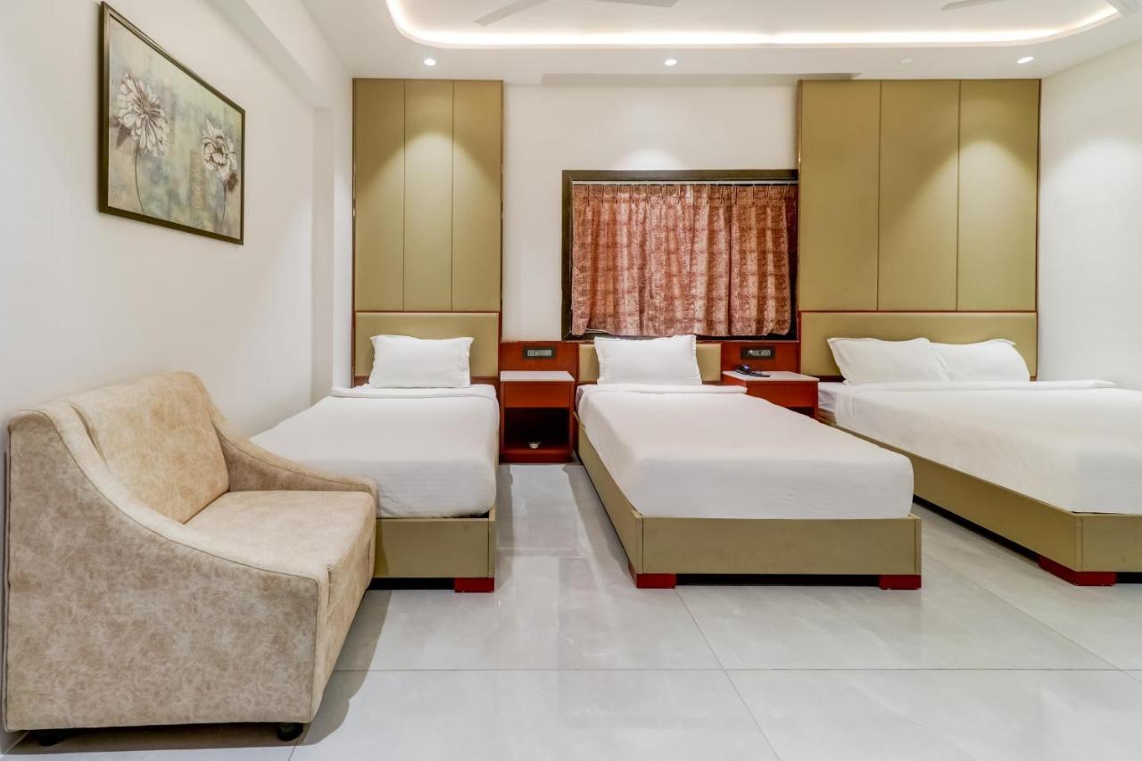 Oyo Townhouse 785 Sree Vinayaka Grand Hotell Anantapur Exteriör bild