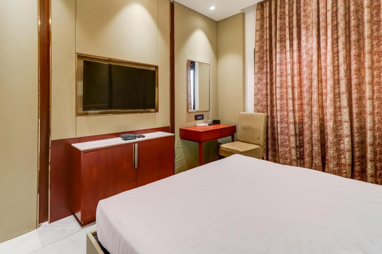 Oyo Townhouse 785 Sree Vinayaka Grand Hotell Anantapur Exteriör bild