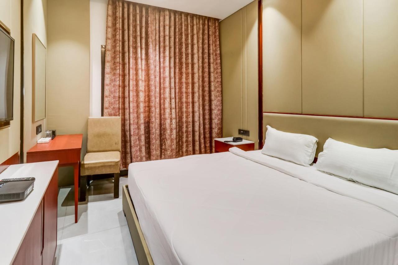 Oyo Townhouse 785 Sree Vinayaka Grand Hotell Anantapur Exteriör bild