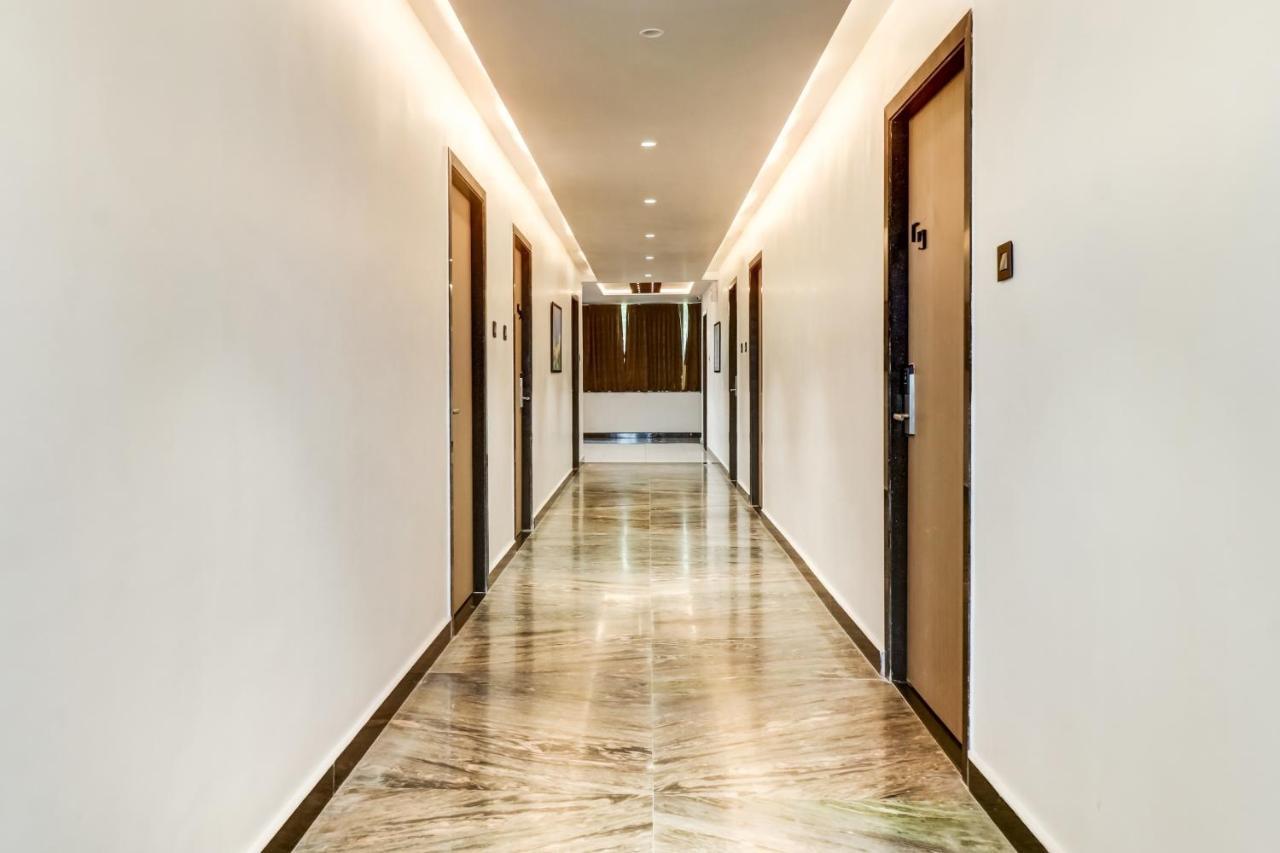 Oyo Townhouse 785 Sree Vinayaka Grand Hotell Anantapur Exteriör bild