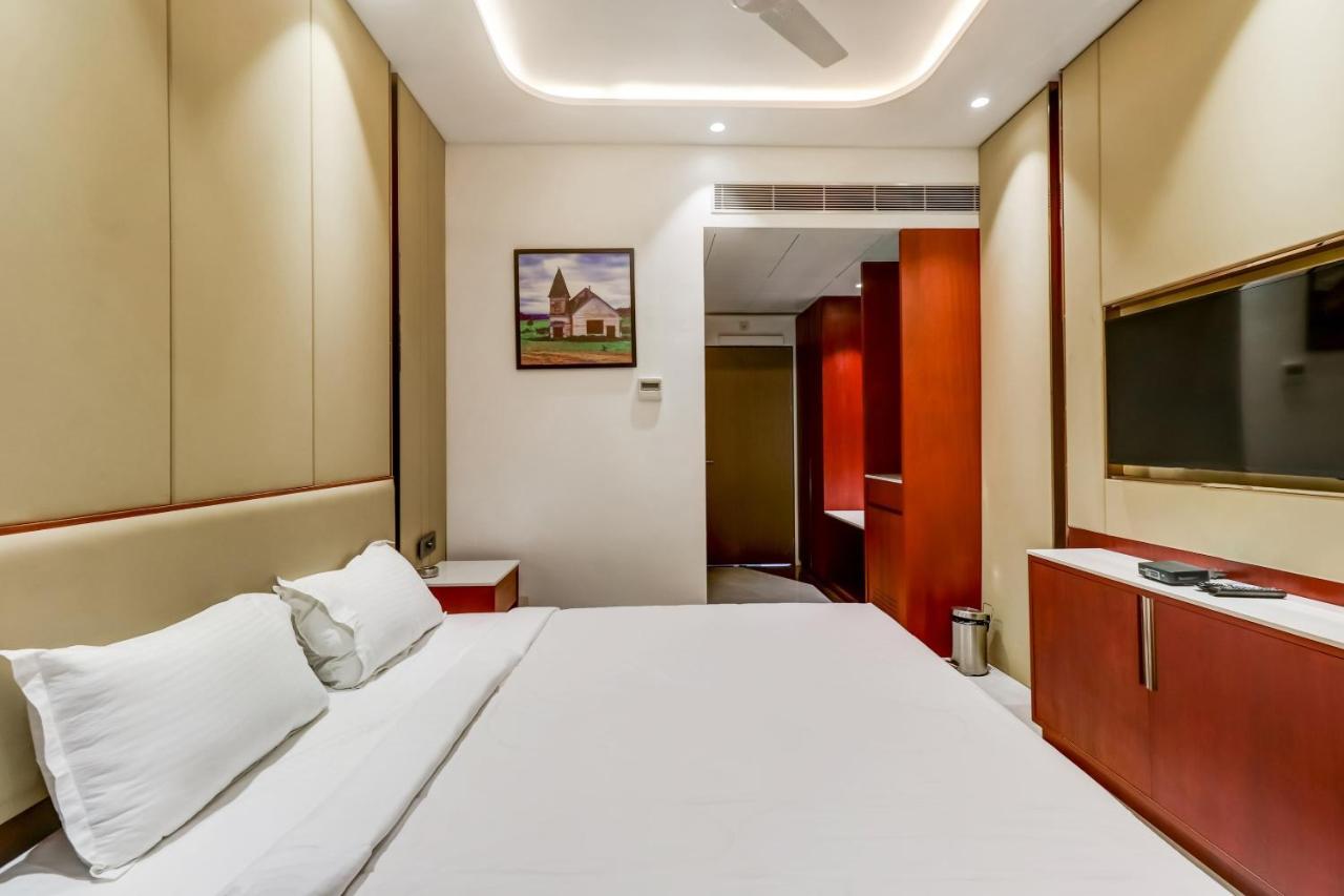 Oyo Townhouse 785 Sree Vinayaka Grand Hotell Anantapur Exteriör bild