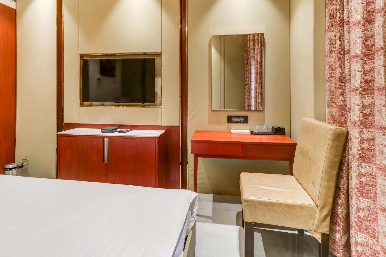 Oyo Townhouse 785 Sree Vinayaka Grand Hotell Anantapur Exteriör bild