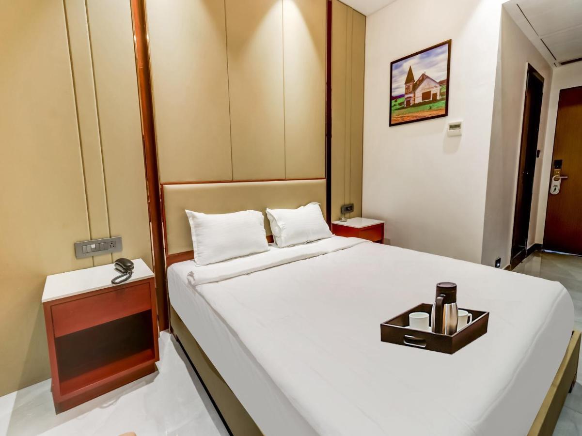 Oyo Townhouse 785 Sree Vinayaka Grand Hotell Anantapur Exteriör bild